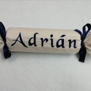 Cojín caramelo bordado y personalizado