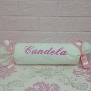 Cojín caramelo bordado y personalizado